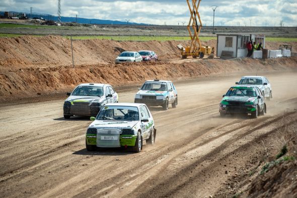 Navarro, Torcal y Ayensa dominan en el Autocross de Calamocha