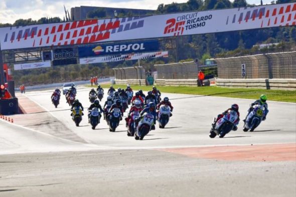 El turolense Miguel Sáez  inicia con buen pie la Copa de España SBK Legends