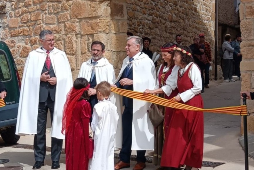 Blasco abre la Feria del Vino y el Mercado Medieval de Cretas