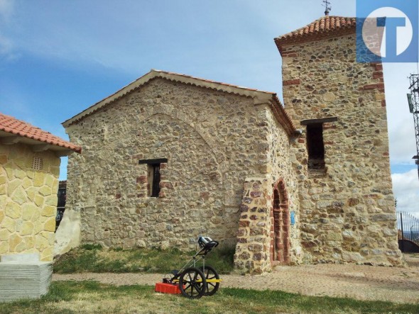 El georradar detecta cimentaciones ocultas en la ermita de Santa Bárbara de Bronchales