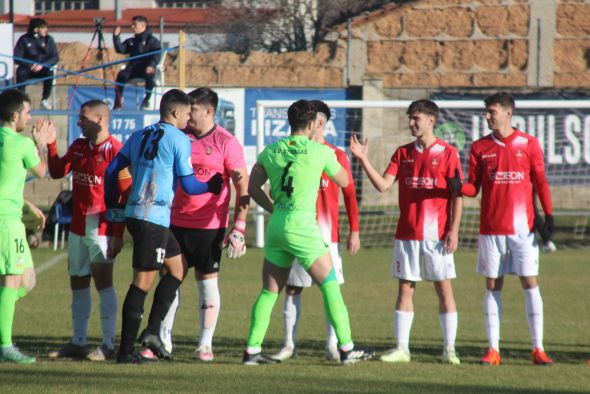 Calamochinos y utrillenses pactan el derbi de Tercera con la tensión rebajada