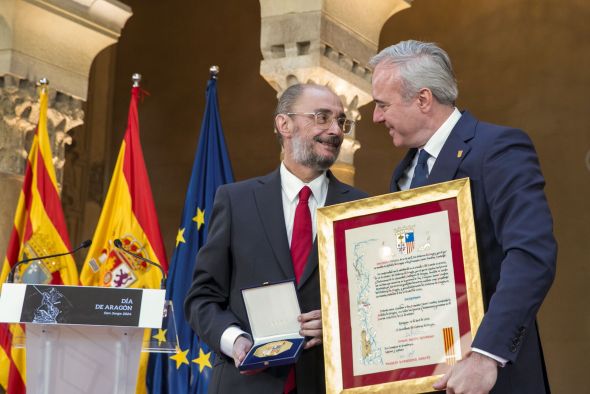 Azcón destaca su admiración por Javier Lambán, ejemplo de dedicación, sacrificio y amor por Aragón