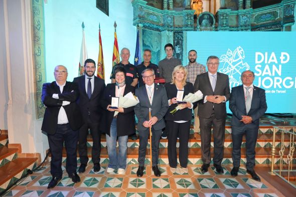 La Diputación de Teruel reconoce con la Cruz de San Jorge las figuras de Ramón Navarro y Carmen Valero por ser referentes de la provincia