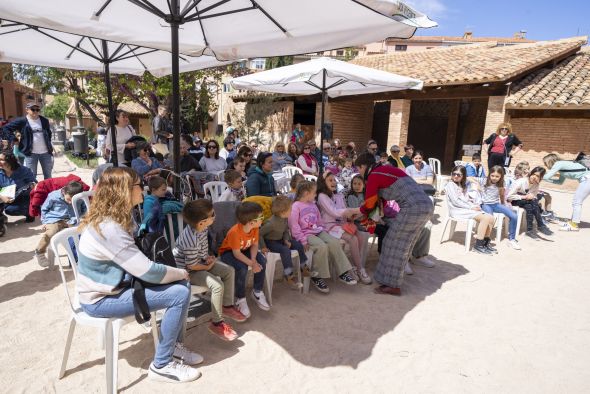 La cuentista Sandra Araguás reivindica la tradición oral con ‘La cabra montesina’