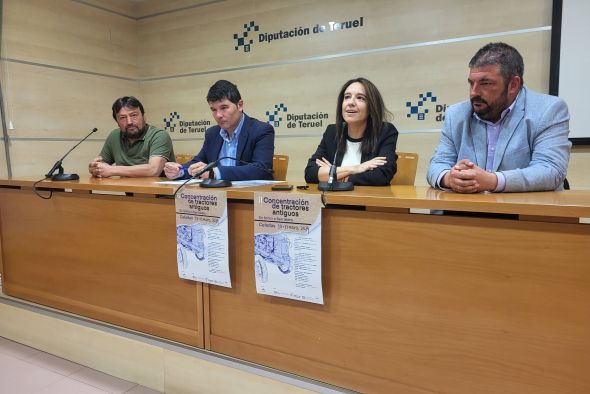 Celadas acoge la segunda edición de la Concentración de Tractores Antiguos