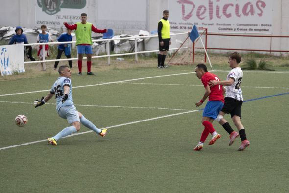 El Atlético roza el empate ante el Calatayud en su celebración de una buena temporada (1-2)