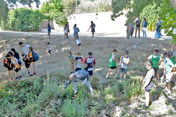 Alumnado del aula de Desarrollo de Capacidades del Concepción Gimeno conciencia del peligro de las toallitas