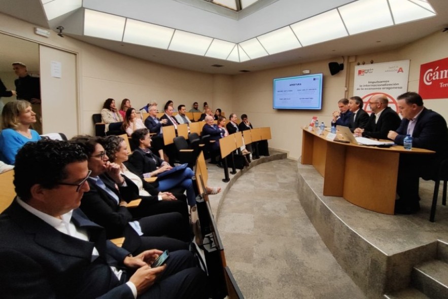 El déficit de infraestructuras, tema recurrente en la jornada sobre transporte internacional