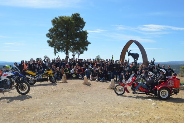 La Silent Route hace las delicias  de los centenares de mototuristas concentrados en Ejulve y su entorno