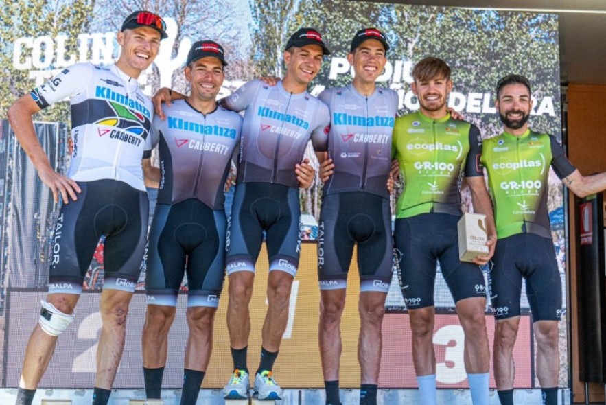 Roberto Bou y Luis Martínez se coronan en la Colina Triste