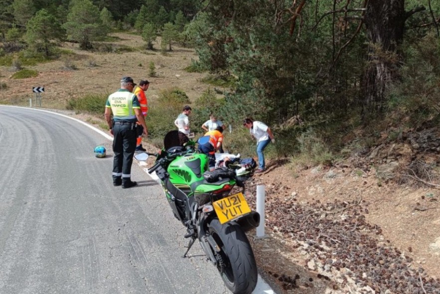 Un motorista resulta herido grave en la A-2707 en Orihuela del Tremedal