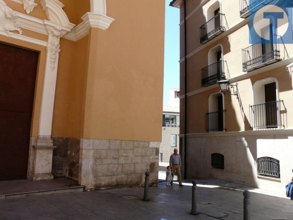 La Fundación Amantes ataja las humedades de la fachada y del claustro de San Pedro