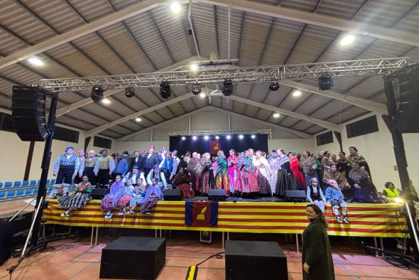 Muniesa reúne a más de 300 cantadores, bailadores y rondallas