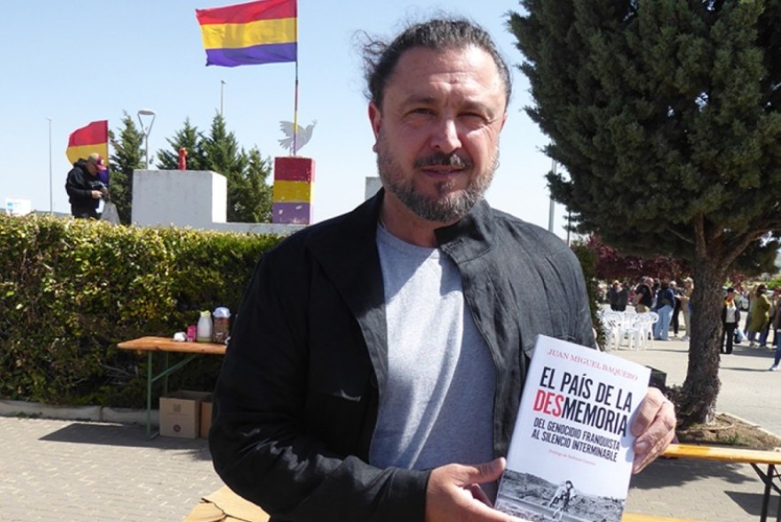 Juan Miguel Baquero periodista, autor del libro ‘El país de la desmemoria’: “La educación nos ha amaestrado en la desmemoria, nos ha inoculado esa amnesia”