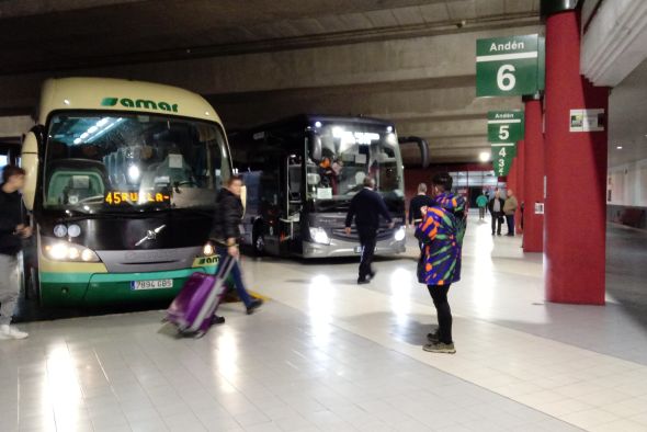 La movilidad en transporte público con Madrid y Valencia ha ido  de mal en peor durante este siglo
