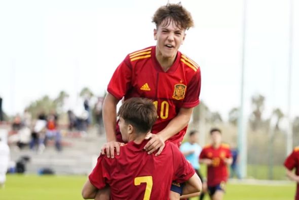 Vinculan al mediapunta turolense Juan Hernández con equipos de Inglaterra