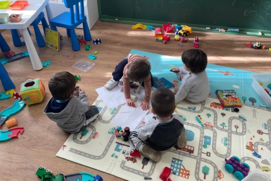 Linares estrena su casa de infancia en un aula del colegio y con cuatro niños