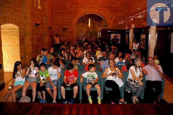 Un grupo de la escuela de Bot, en la Terra Alta, visita el Castillo calatravo de Alcañiz