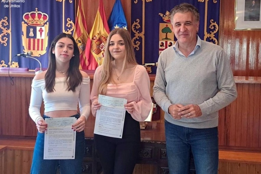 El Ayuntamiento de Utrillas beca con 1.000 euros a sus dos mejores estudiantes