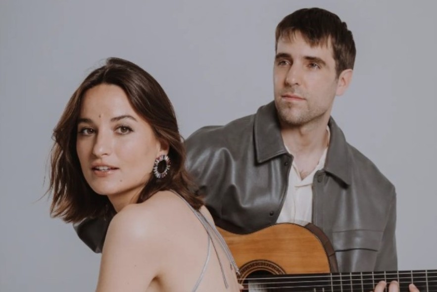 Judit Neddermann, cantante y compositora: “Cantar tus canciones sobre  el escenario siempre es una removida emocional importante”