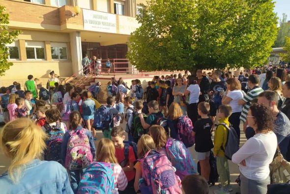 La comunidad educativa del CEIP La Fuenfresca solicita una nueva vía