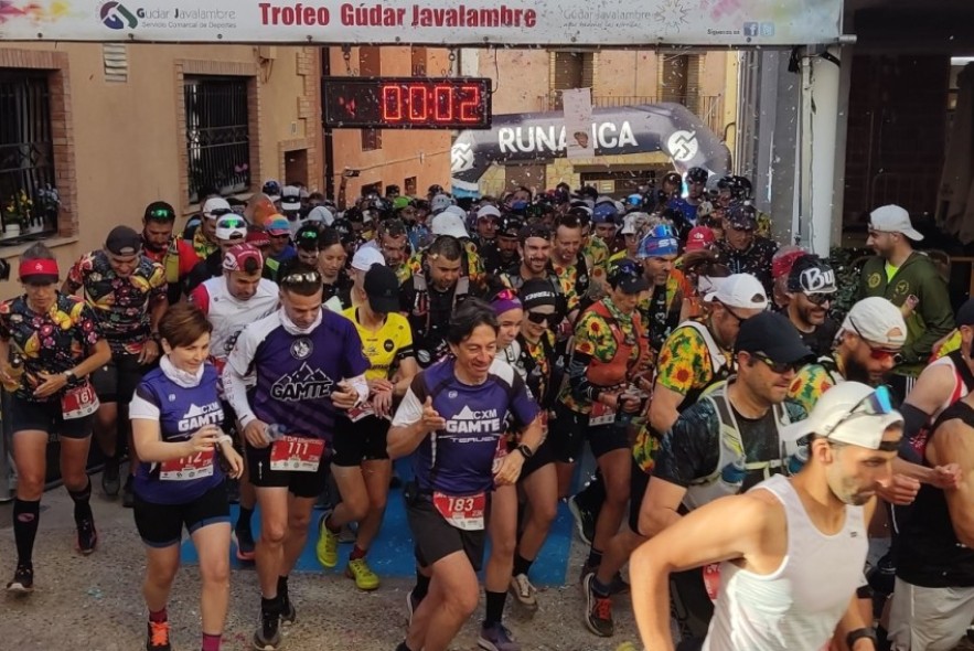 Bruno Deltoro y Silvia Piera se imponen en la XIII Carrera por Montaña de Albentosa, que inaugura el Trofeo Gúdar-Javalambre