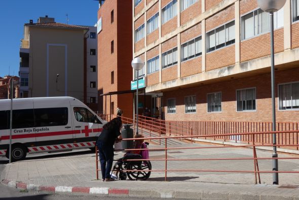 El Obispo Polanco cerrará 32 camas este verano y el hospital San José, una planta