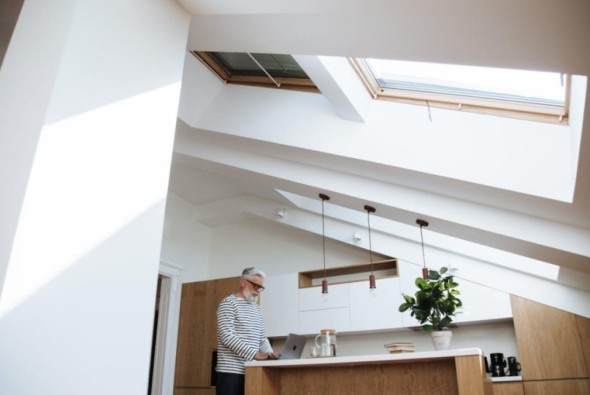 Estores interiores para ventanas de tejado: ventajas, inconvenientes y qué tener en cuenta antes de comprar