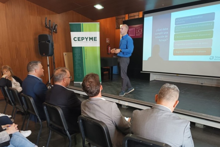 Al menos treinta empresarios asisten en Alcañiz a una charla de Cepyme sobre digitalización de las pymes