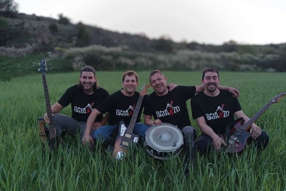 El grupo BataKzo irrumpe en el Maestrazgo: un golpe de punk-rock desde Cantavieja