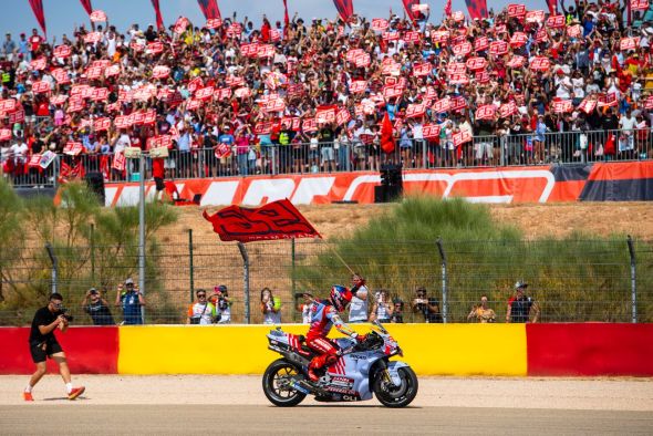 Los clubes de fans de los Márquez, Acosta o Martín llenarán de color Alcañiz