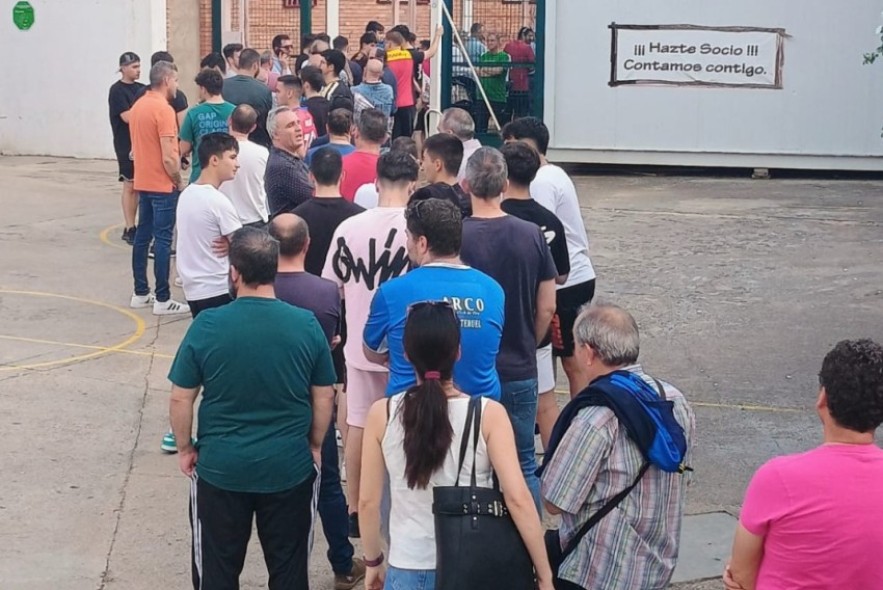 La afición agota en una hora las entradas para ir a Soria: el CD Teruel pedirá más