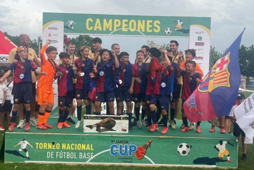 El FC Barcelona entra en el selecto club de los campeones de la Jamón Cup