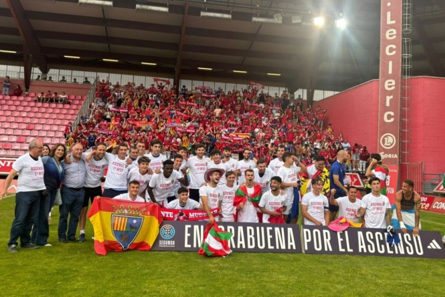El lleno “hasta la bandera” de Los Pajaritos aún dejó algunos asientos libres en el estadio
