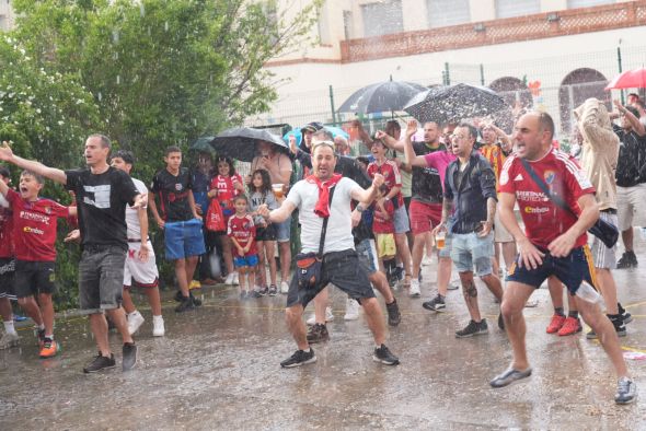 Ni la lluvia moja las ganas de ascender turolenses