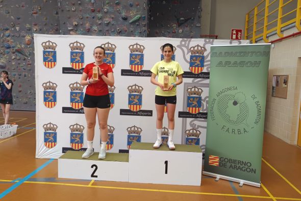 Medallas para Miguel Ortiz y Ángela Lafuente en el campeonato de Aragón de bádminton