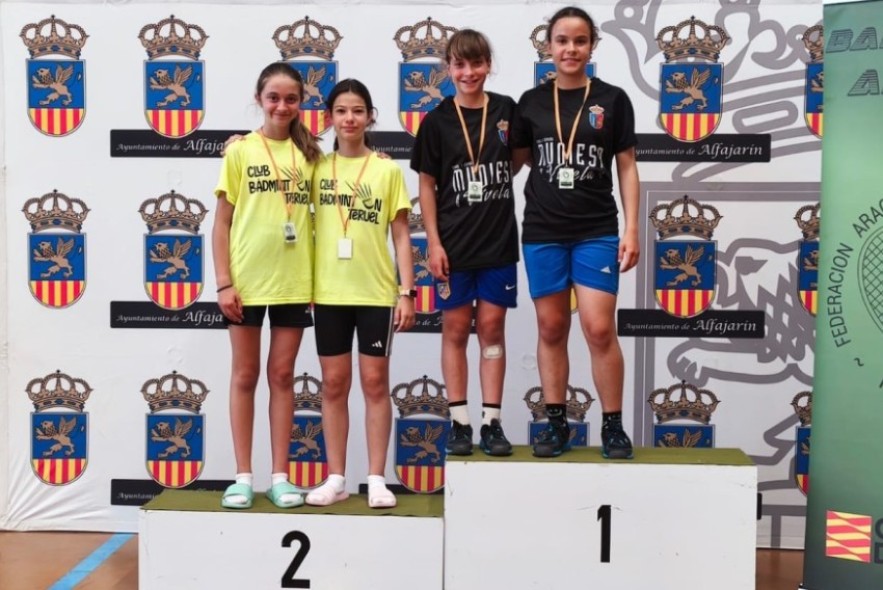 Las hermanas Alarcón, de Muniesa, oro en el campeonato de bádminton en Alfajarín