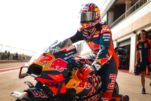 Maverick Viñales firma el tiempo más rápido en los tests de MotoGP en Motorland