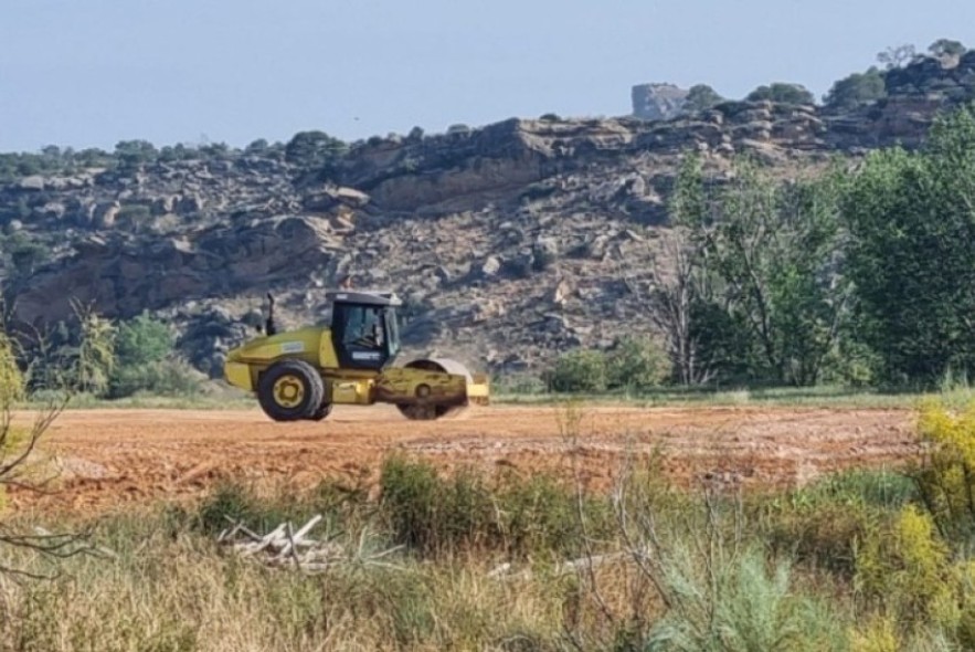 Ecologistas en Acción e IU denuncian el inicio de las obras de una macrogranja en Alcañiz sin licencia ni DIA