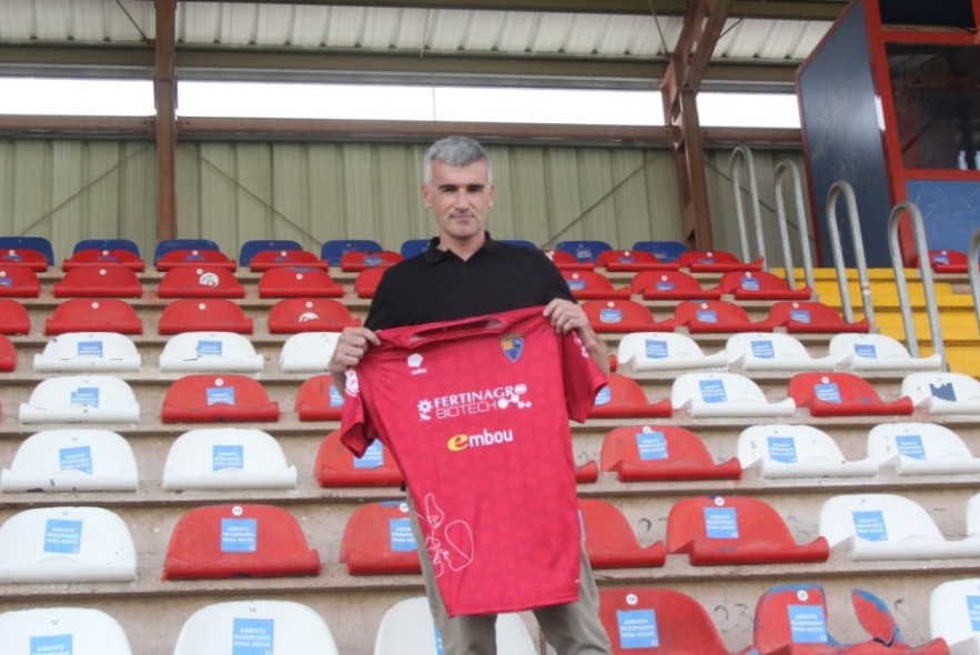 Vicente Parras pretende que el balón siga siendo la seña de identidad rojilla