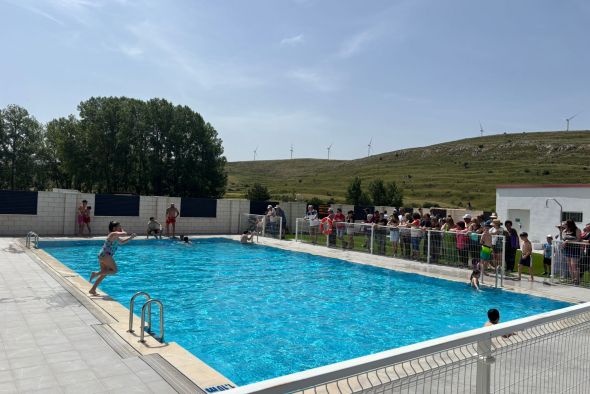 Concluye la cuenta atrás para disfrutar  la nueva piscina de Palomar de Arroyos