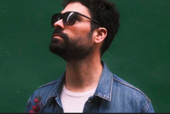 Aliaga acoge el sorprendente montaje de magia de Rubén Díaz
