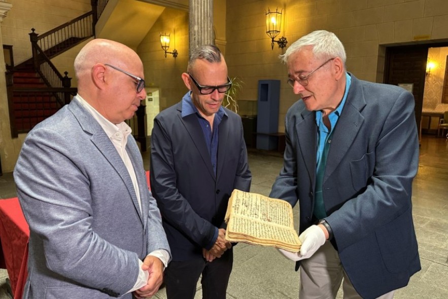 Olloqui subraya que la colaboración institucional ha permitido recuperar el “excepcional” códice de Teruel del siglo XIV