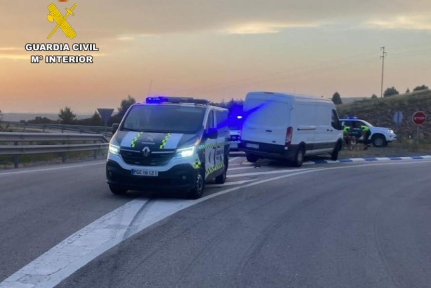 La Guardia Civil de Teruel investiga a la conductora de un vehículo implicado en un siniestro vial en la  N-234 por conducir bajo la influencia de alcohol