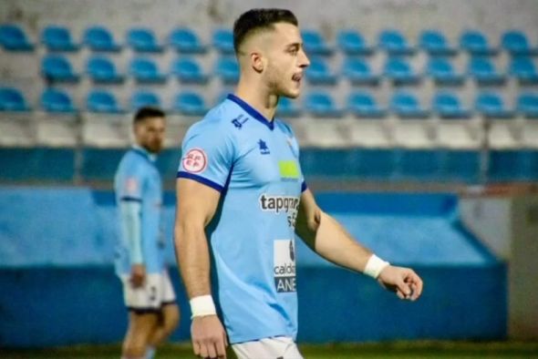 El Calamocha CF pesca del Brea al central Carlos Cirac