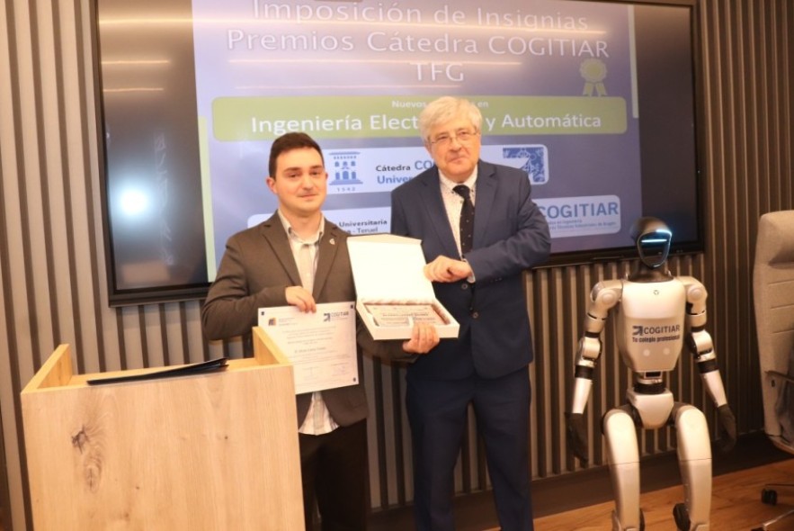 Cogitiar premia a Álvaro Larrey por el proyecto con más futuro en Ingeniería