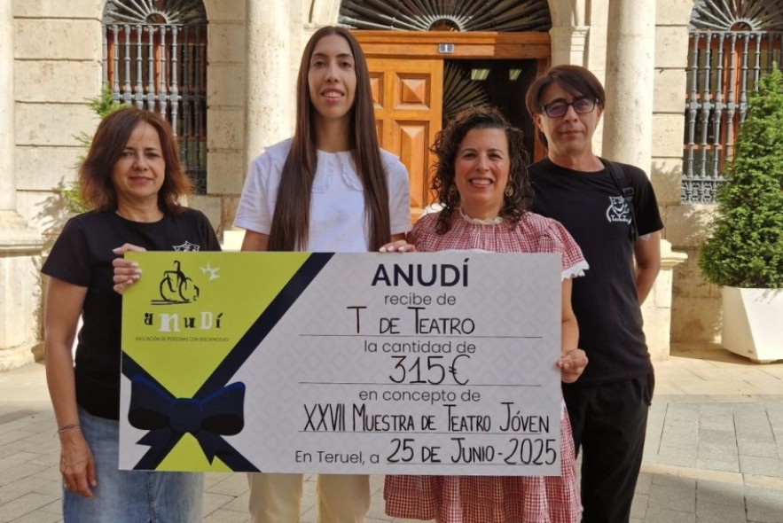 Anudi recibe 315 euros de las entradas de la Muestra de Teatro Joven