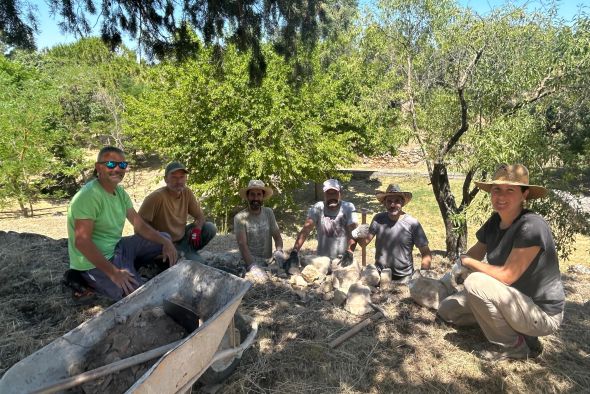 Calaceite remueve piedra y conciencia con un taller para rescatar la técnica ‘pedra en sec’