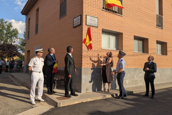 Vuelos rasantes en el cielo de Villafranca en memoria de los pilotos Ángel Marco y Gonzalo Gracia