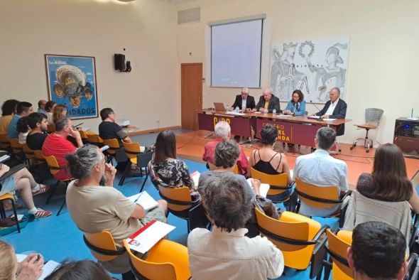 Escuela y estética rural y la arquitectura  de los castillos centran los cursos de la Universidad de Teruel esta semana